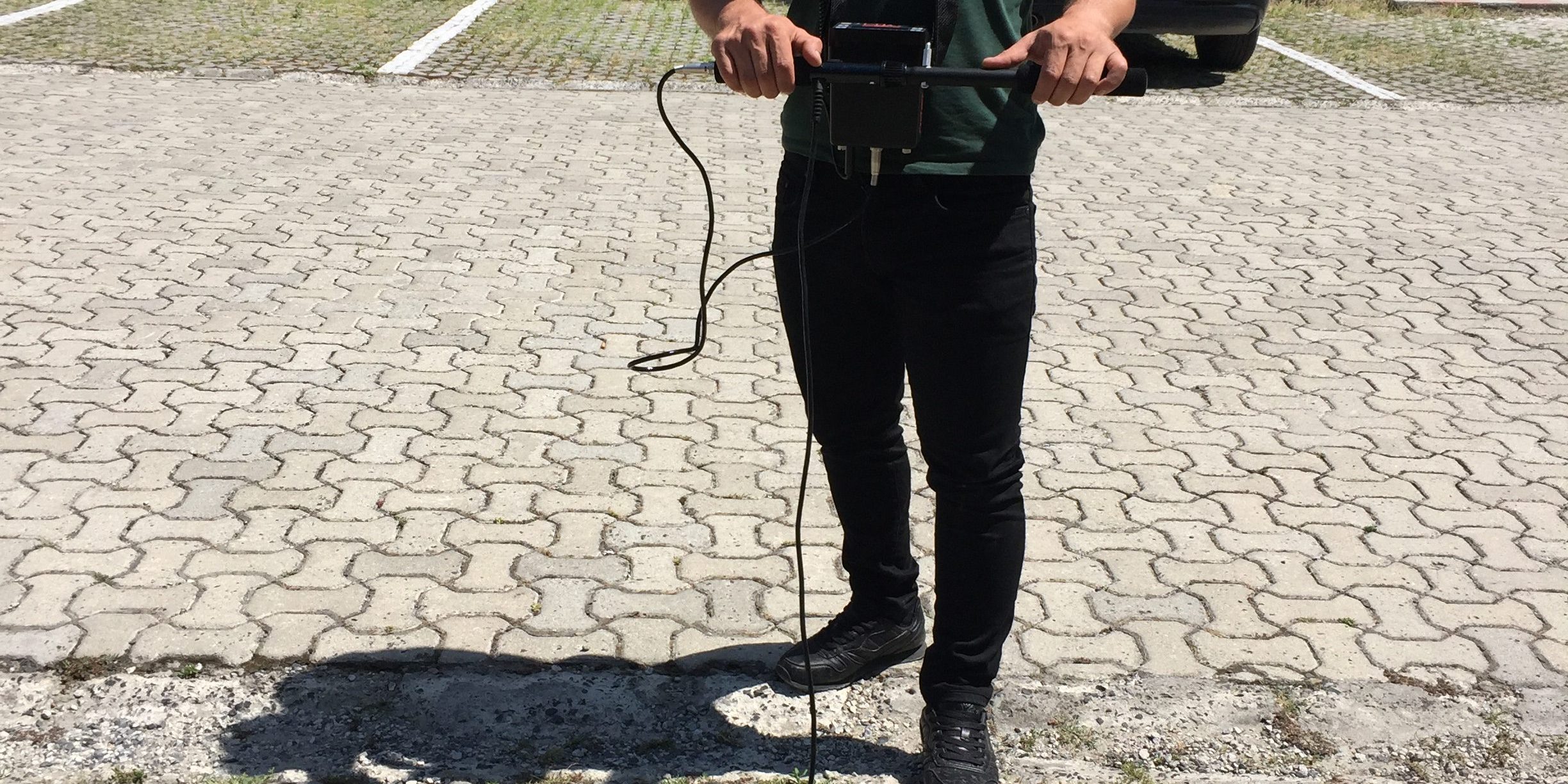 Çerkezköy Kırmadan Lavabo Tıkanıklığı Açma – Robotik Çözüm Çerkezköy Kırmadan Lavabo Tıkanıklığı Açma uzmanı, robotik cihazla tespit yapıyor.