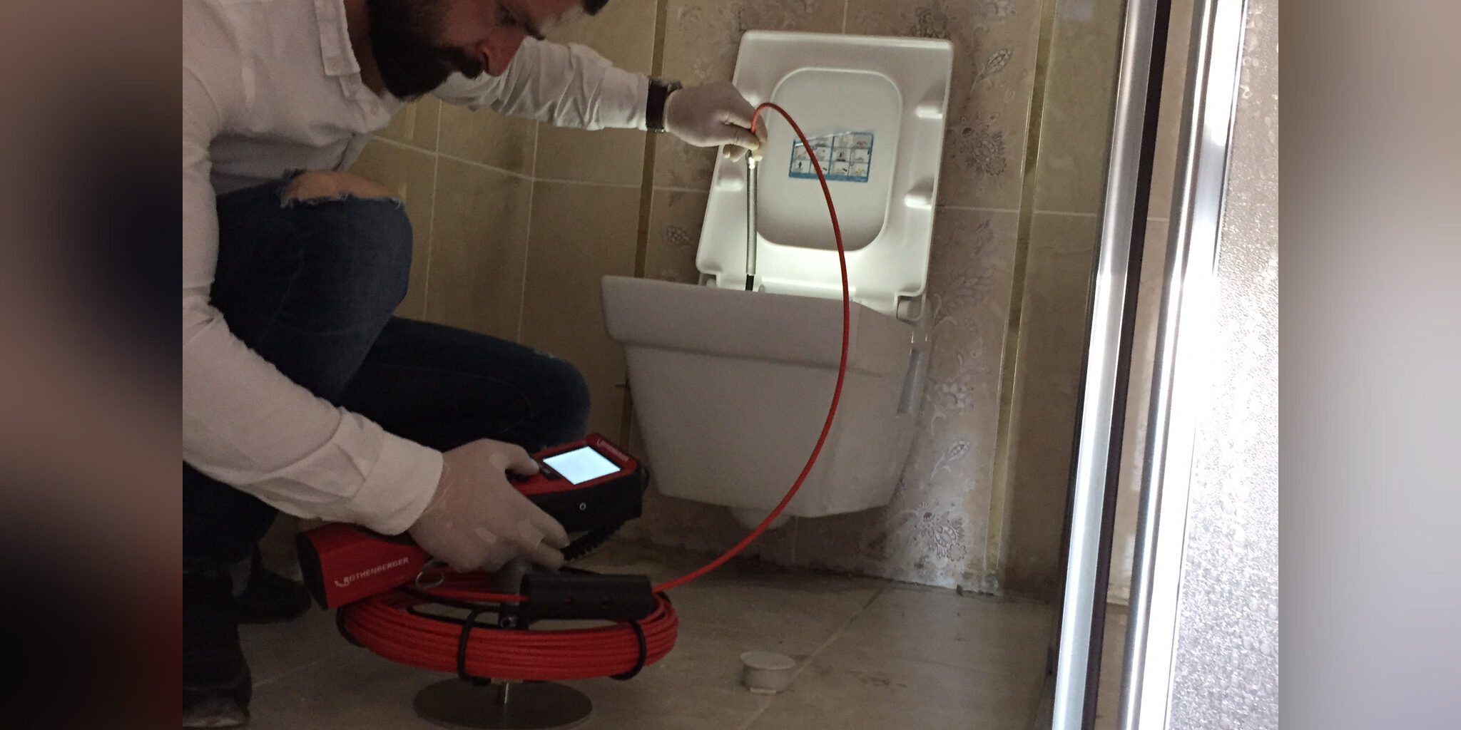 Çerkezköy Su Kaçak Tespiti – Milimetrik Nokta Tespiti Çerkezköy Su Kaçak Tespitinde akustik dinleme cihazıyla kaçağın noktasal olarak belirlenmiş hali.